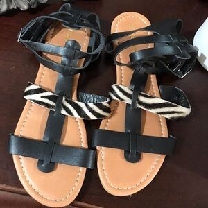 🦓Nine West Zebra Print Sandals